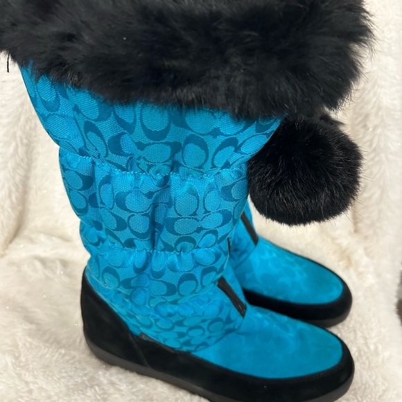 Women Coach Boots. Turquoise - Picture 2 of 3